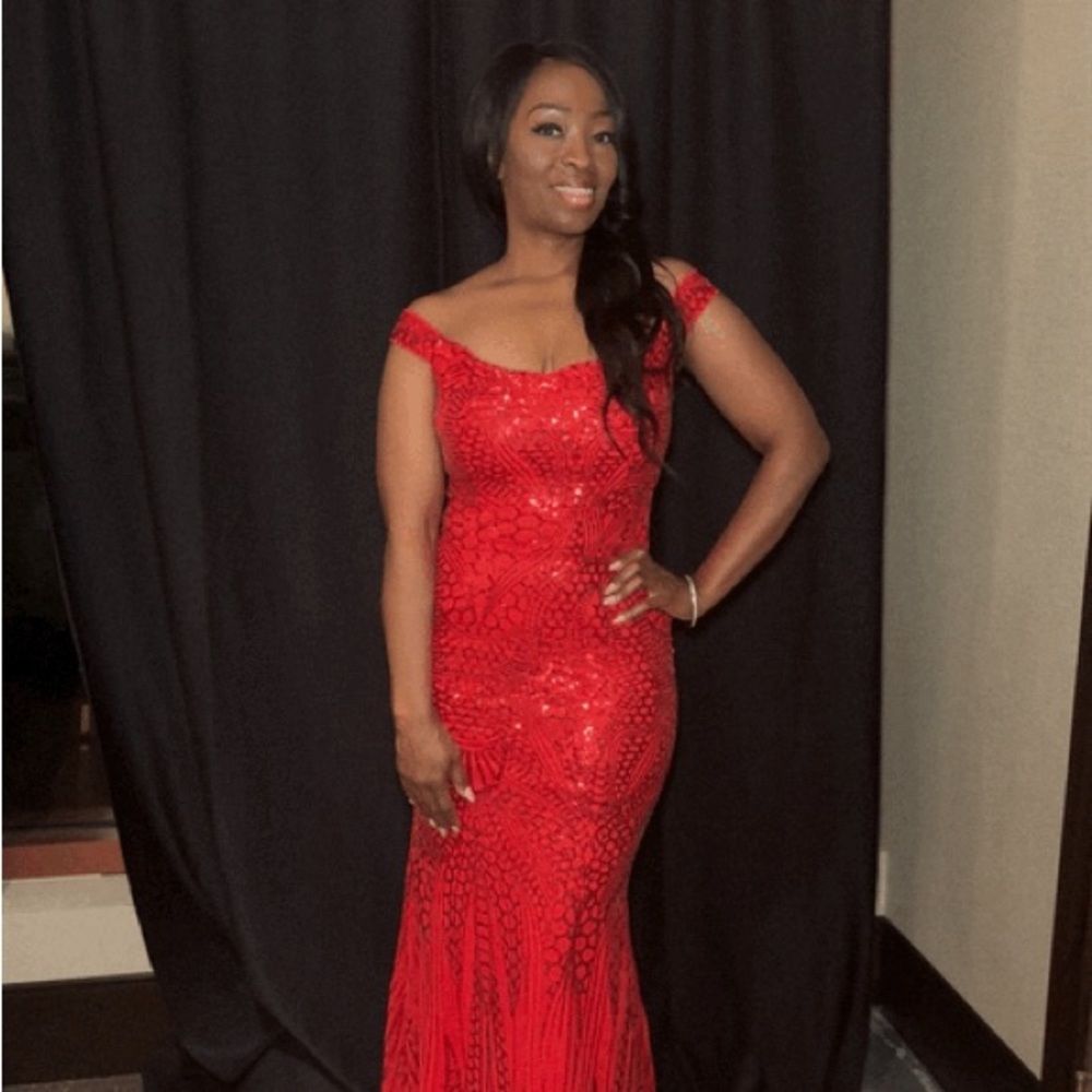Red sequin dress, so sparkly!
